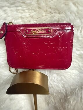 Louis Vuitton Vernis Fuchsia Zip Card Coin Pouch with Gold Plaque